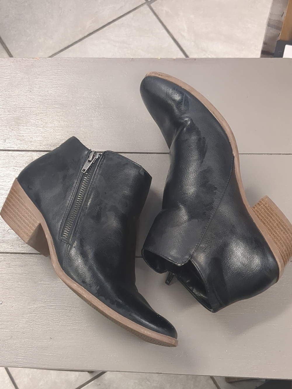 American Eagle Outfitters Black Leather Ankle Booties with Side Zip